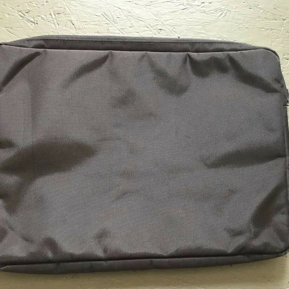 Golla Generation Mobile Laptop Tablet Case - Brown & Pink floral pattern 9 Inch - Picture 2 of 3